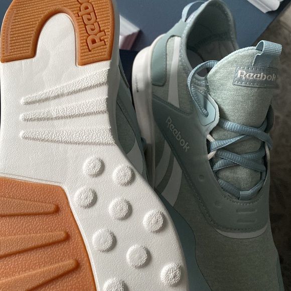 NWT - Reebok Running Shoes - Picture 3 of 6